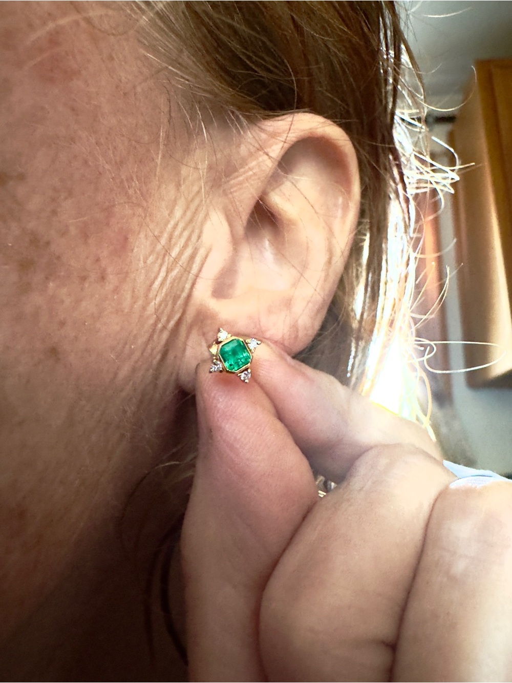 18k Emerald & Diamond Stud earrings - Picture 6 of 11